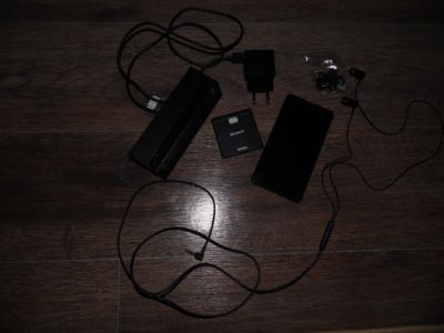 Лот: 4813276. Фото: 1. sony xperia ZR lte// остались... Смартфоны