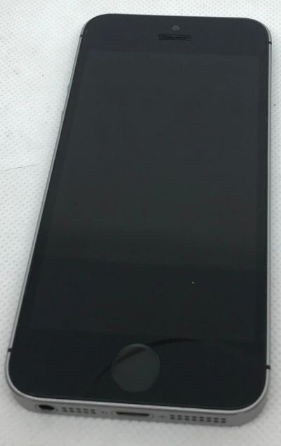 Лот: 12790495. Фото: 1. Apple iPhone SE 32Gb RST. Смартфоны