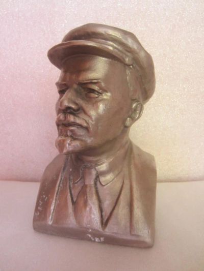 Лот: 11645829. Фото: 1. Бюст "Ленин в кепке" ск. Н. Баганов... Скульптуры