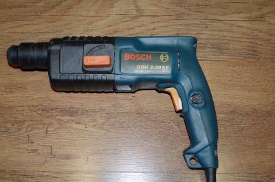 Лот: 21171916. Фото: 1. Перфоратор Bosch GBH 2-20 SE. Электроинструмент