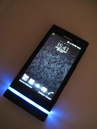 Лот: 3229107. Фото: 1. Sony Xperia U.+подарок(powerball... Смартфоны