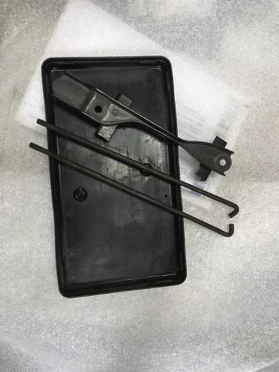 Лот: 12831347. Фото: 1. Toyota 74404-20520 Крепление аккумулятора... Другое (оснащение, оборудование, аксессуары)