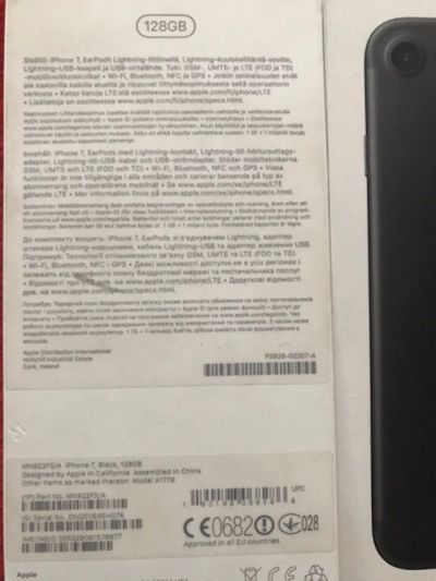 Лот: 9902986. Фото: 1. iPhone 7 на 128 GB цвет: матовый... Смартфоны