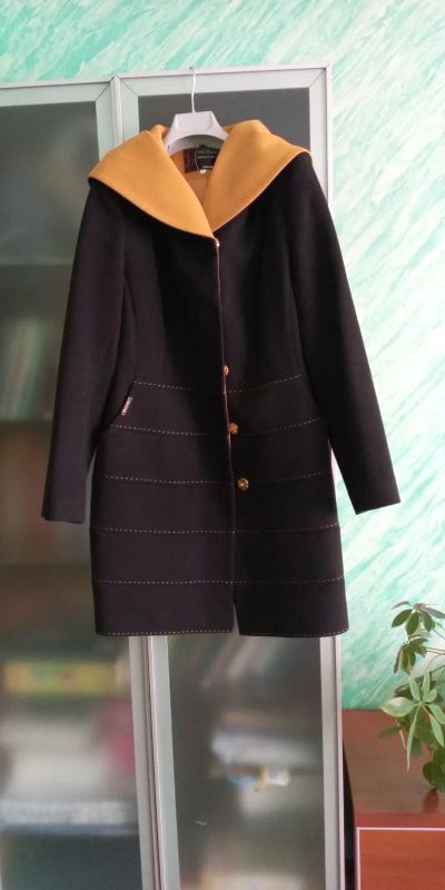 Лот: 25771102. Фото: 1. Пальто с капюшоном. Верхняя одежда