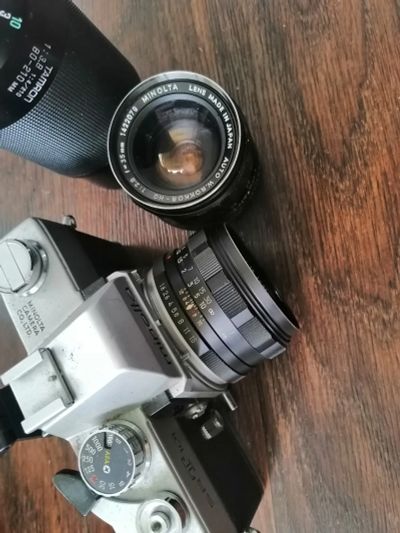 Лот: 25639484. Фото: 1. Пленочная камера minolta srt 101. Плёночные зеркальные