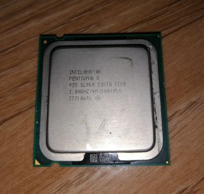 Лот: 15711373. Фото: 1. Процессор Intel® Pentium® D 925. Процессоры