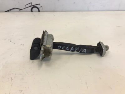 Лот: 21708125. Фото: 1. ограничитель двери Skoda Octavia... Кузов