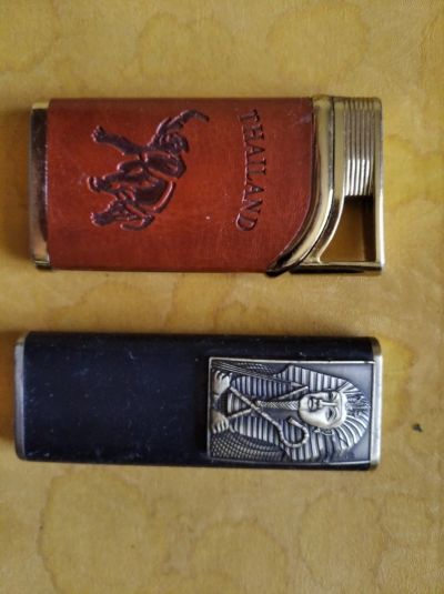 Лот: 16415204. Фото: 1. Две зажигалки. Египет, Тайланд... Сувенирные мелочи