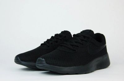 Лот: 16847052. Фото: 1. Кроссовки Nike Tanjun Triple Black... Кеды, кроссовки, слипоны