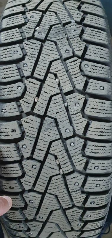Лот: 21781711. Фото: 1. Шины зимние pirelli r16. Шины