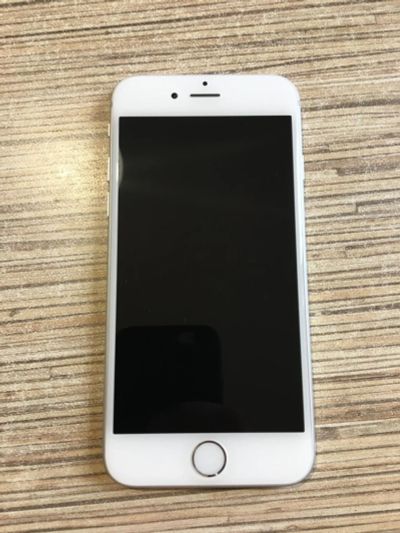 Лот: 10007702. Фото: 1. Iphone 6 - 16Gb Silver (рст). Смартфоны