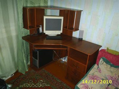 Лот: 1813736. Фото: 1. Стол компьютерный. Столы, стулья, обеденные группы