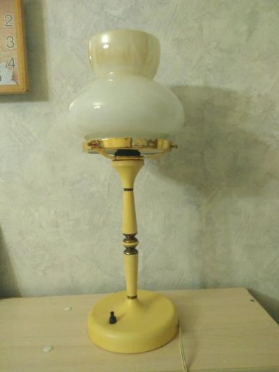 Лот: 11744030. Фото: 1. Настольная лампа СССР, единственный... Предметы интерьера и быта