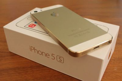 Лот: 9482030. Фото: 1. Iphone 5s 32gb Gold. Смартфоны