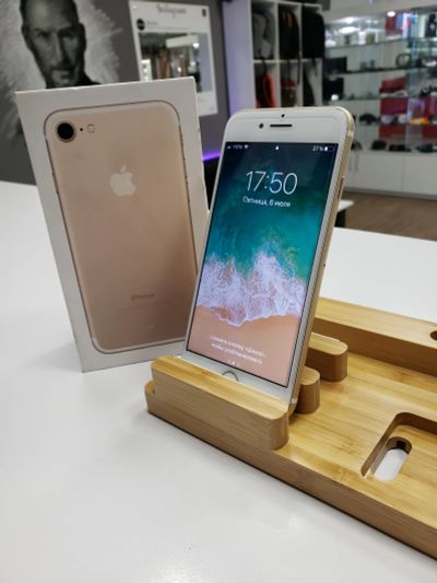 Лот: 11758992. Фото: 1. Apple IPhone 7 РСТ(обмен). Смартфоны