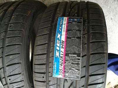 Лот: 11395063. Фото: 1. Автошины R 17 255/40 94W Falken... Шины