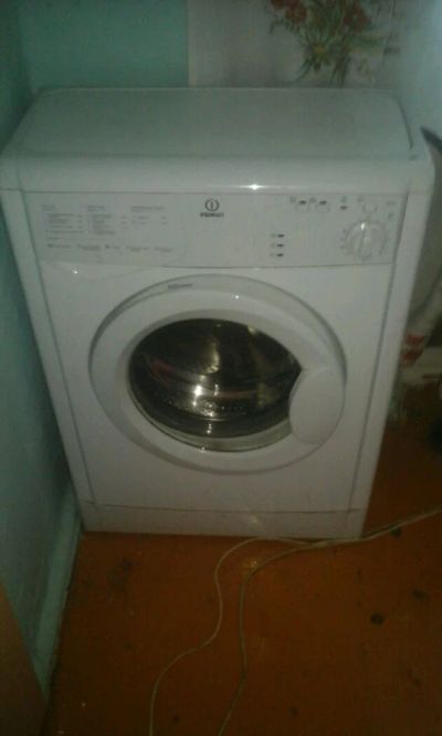 Лот: 11470316. Фото: 1. Indesit wiu81. Стиральные машины