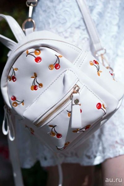 Лот: 10466521. Фото: 1. Рюкзак маленький с вишенками. Рюкзаки