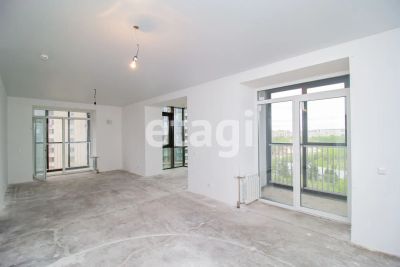 Лот: 22223819. Фото: 1. Продам 2-комн. кв. 65.7 кв.м... Квартиры, студии