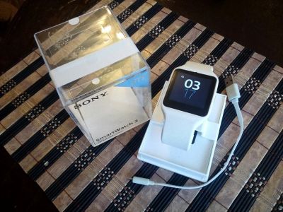 Лот: 7777430. Фото: 1. Sony smartwatch 3 (white). Смарт-часы, фитнес-браслеты, аксессуары
