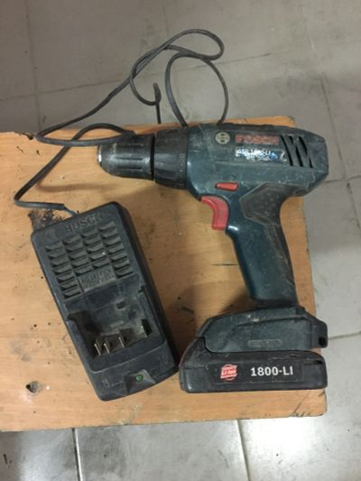 Лот: 19954489. Фото: 1. Шуруповёрт Bosch. Электроинструмент