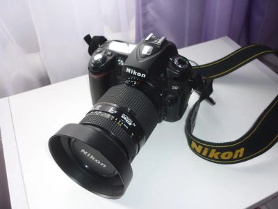 Лот: 4372963. Фото: 1. Зеркальная фотокамера Nikon D90... Цифровые зеркальные