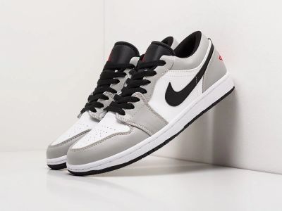 Лот: 18311512. Фото: 1. Кроссовки Nike Air Jordan 1 Low... Кеды, кроссовки, слипоны