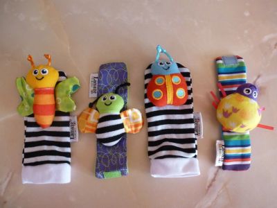 Лот: 4421354. Фото: 1. браслеты и носочки Lamaze. Развивающие