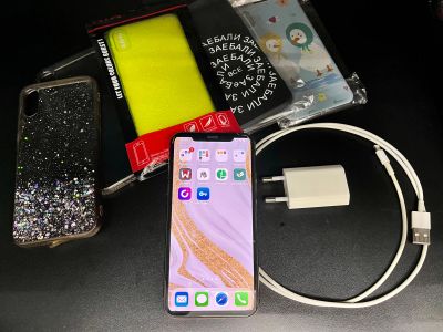 Лот: 19700976. Фото: 1. iPhone XS 64. Смартфоны