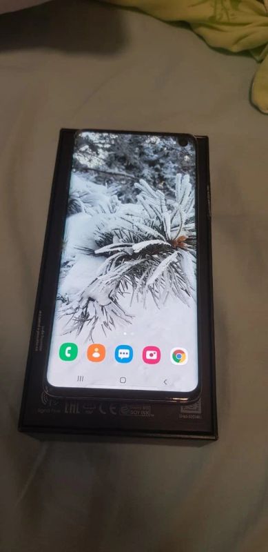 Лот: 17654527. Фото: 1. Samsung S10 оригинал. Смартфоны
