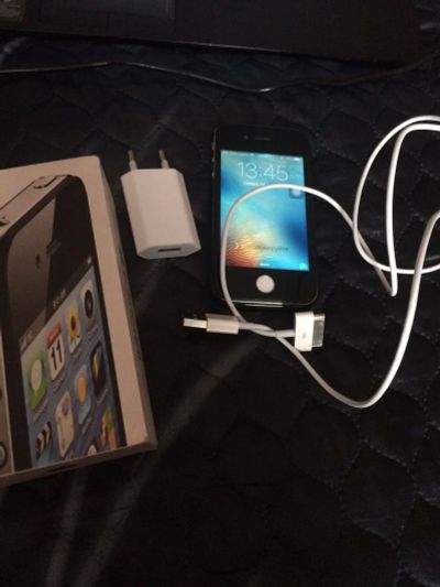 Лот: 12634109. Фото: 1. iPhone 4s 8gb. Смартфоны