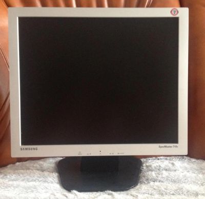 Лот: 8002848. Фото: 1. Монитор Samsung SyncMaster 710v... ЖК-мониторы