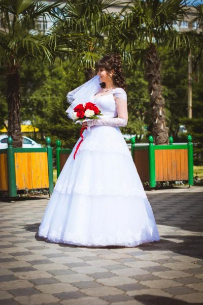 Лот: 4325635. Фото: 1. свадебное платье размер 42-44. Свадебные платья