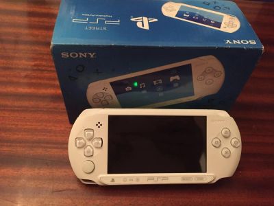 Лот: 7240851. Фото: 1. PSP Street E1008 Ice White. Игровые приставки, консоли