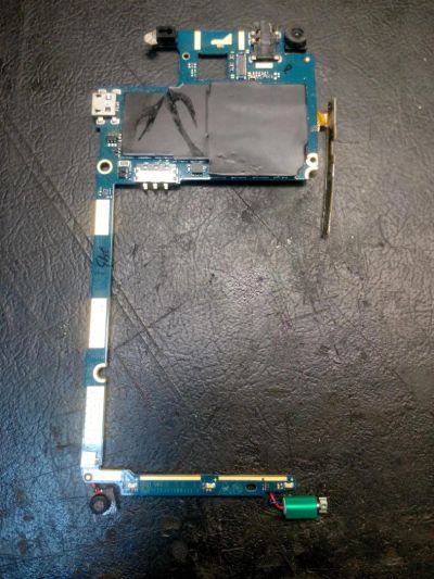 Лот: 8636067. Фото: 1. Основная плата Highscreen Verge. Микросхемы и платы