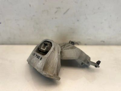 Лот: 22489758. Фото: 1. подушка двигателя Renault Duster... Двигатель и элементы двигателя