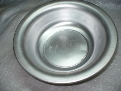 Лот: 7367639. Фото: 1. миска алюминиевая диаметр 28 см... Тарелки, блюда, салатники