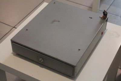 Лот: 9991542. Фото: 1. Касса для денег с ключем. Торговое