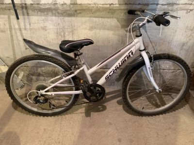 Лот: 16425171. Фото: 1. Велосипед для девочки Schwinn... Красноярск