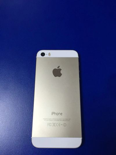 Лот: 6249021. Фото: 1. apple iPhone 5s Gold 16gb. Смартфоны