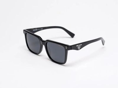 Лот: 24977453. Фото: 1. Очки Prada. Очки солнцезащитные