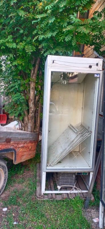 Лот: 25109276. Фото: 1. Холодильная витрина. Холодильное