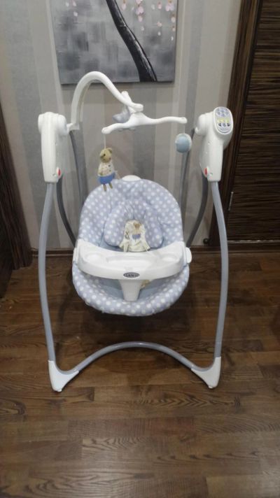 Лот: 7495100. Фото: 1. Электрокачеля Graco (Италия). Ходунки, прыгунки, качели