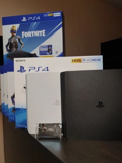 Лот: 15343489. Фото: 1. Sony PlayStation 4 Slim НОВАЯ... Игровые приставки, консоли