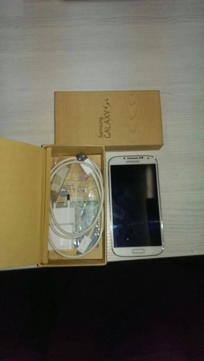 Лот: 6726645. Фото: 1. Смартфон Samsung Galaxy S4 GT-I9500... Смартфоны