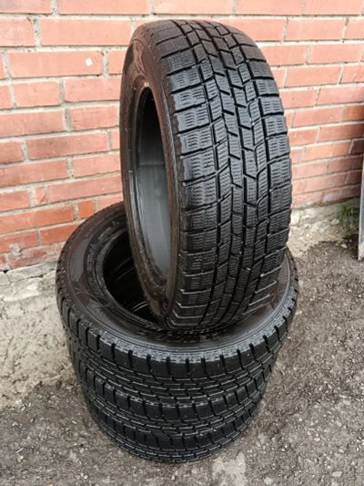 Лот: 23563333. Фото: 1. Шины зимние GoodYear 185 60 15... Шины