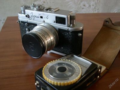 Лот: 91736. Фото: 1. Фотоаппарат "Зоркий-4" с экспонометром. Плёночные компактные