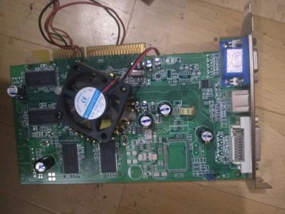 Лот: 14313182. Фото: 1. Видеокарта AGP Radeon 9550 128mb... Видеокарты