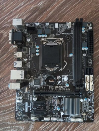 Лот: 22636655. Фото: 1. Материнская плата gigabyte ga-b85m-d2v. Материнские платы