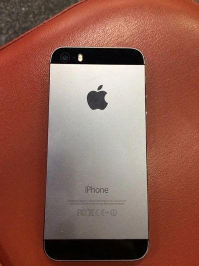 Лот: 10745936. Фото: 1. Iphone 5s 32gb. Смартфоны